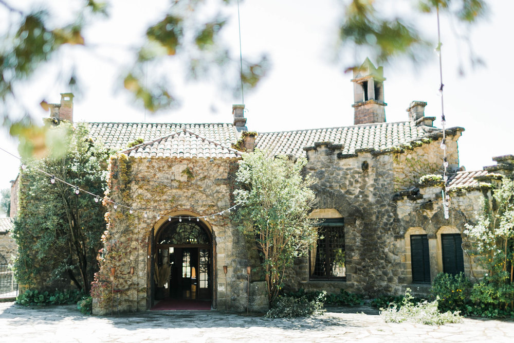 The weather was playing tricks on us this day. Sunny one moment, overcast the next. When we first arrived to capture the venue details, the sun was out high and bright but that didn’t take away from the beauty of  La Baronia .