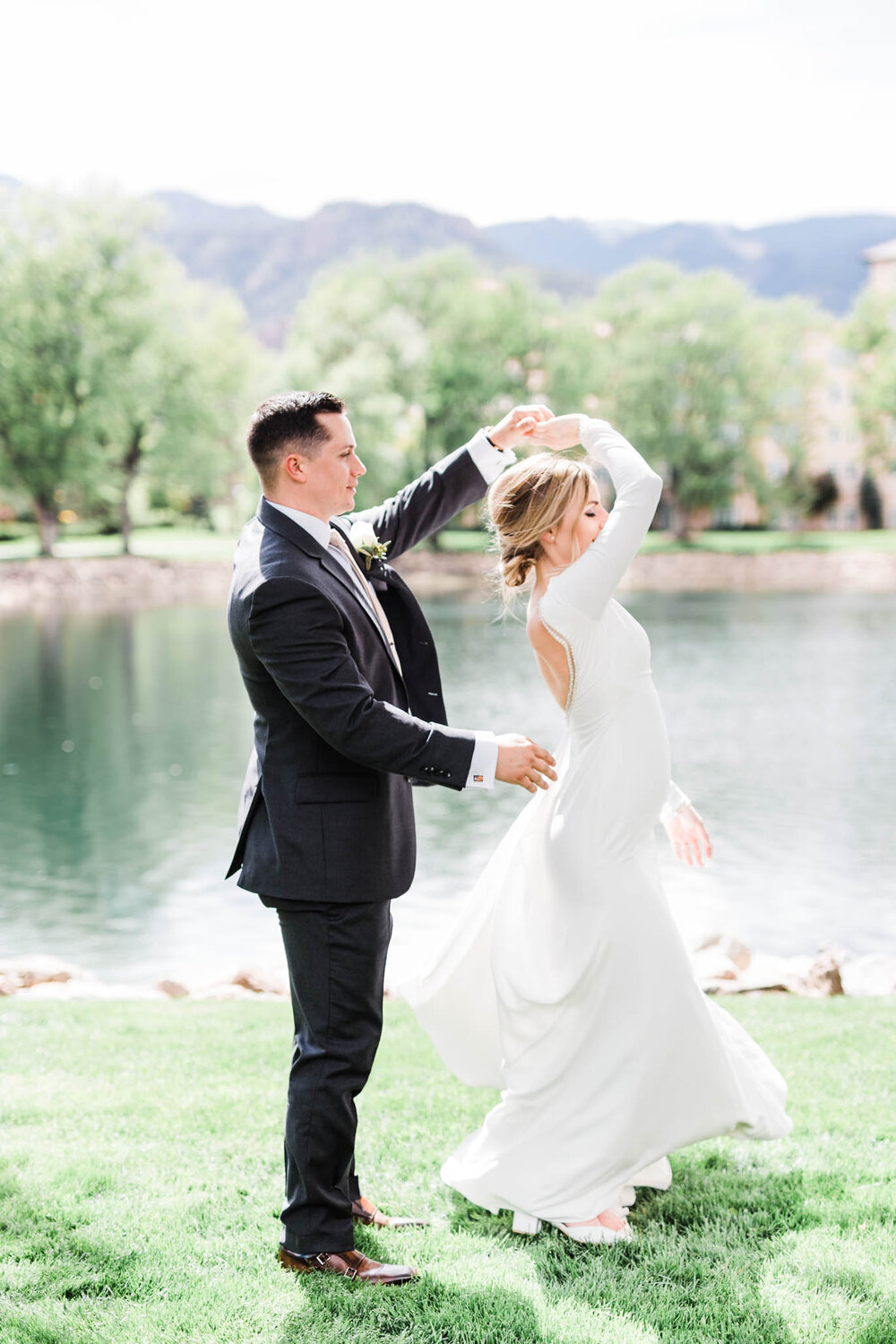 The Broadmoor Luxury Wedding Photographer
